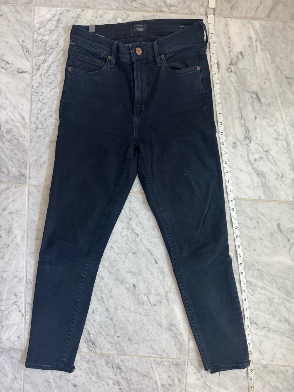 Citizens Of Humanity size 27 dark blue cropped skinny